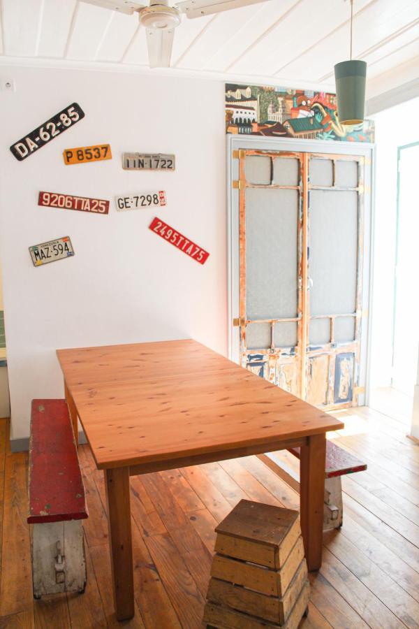 Alface Hall Hostel & Bar Lisbon Luaran gambar