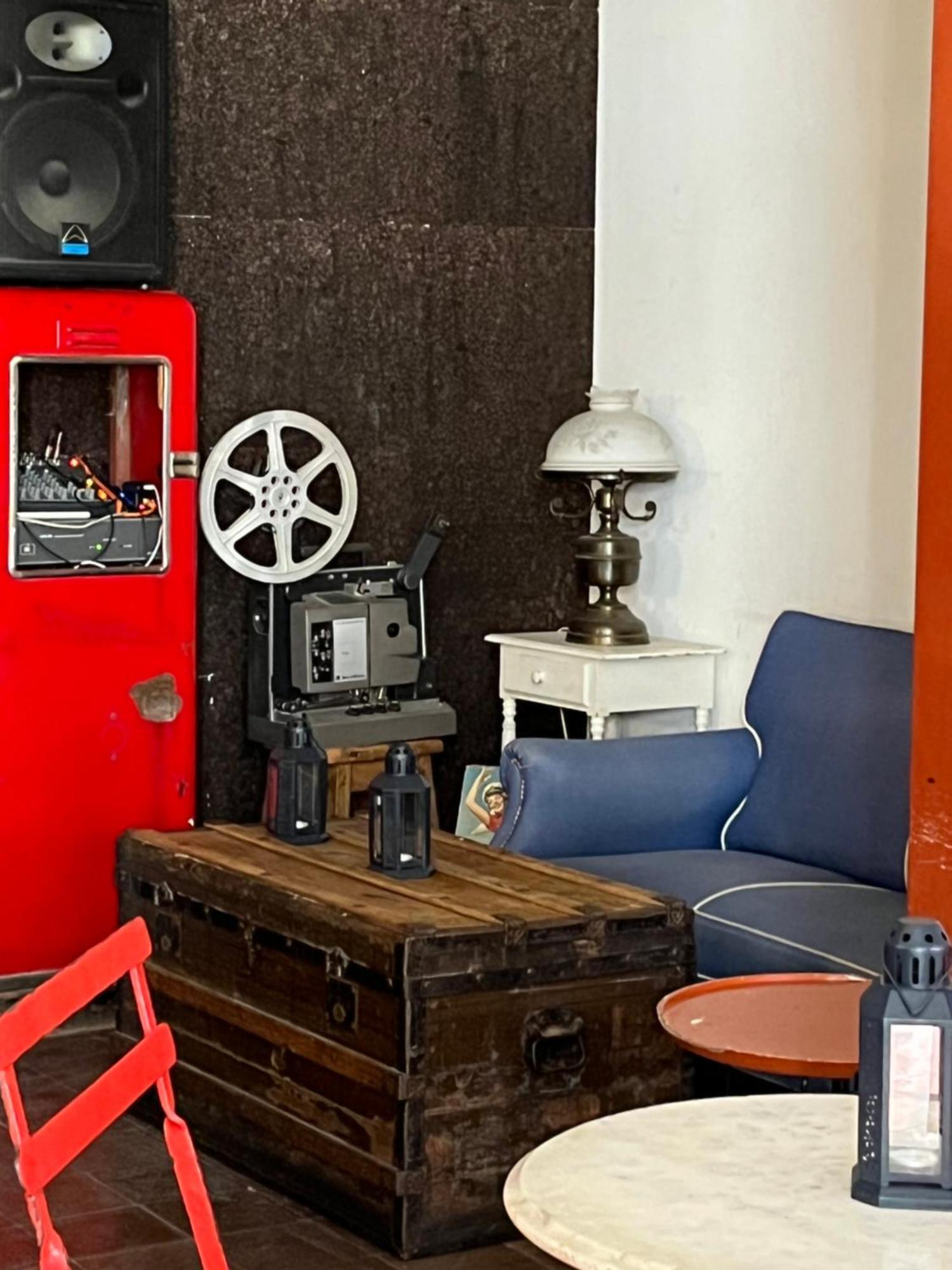 Alface Hall Hostel & Bar Lisbon Luaran gambar