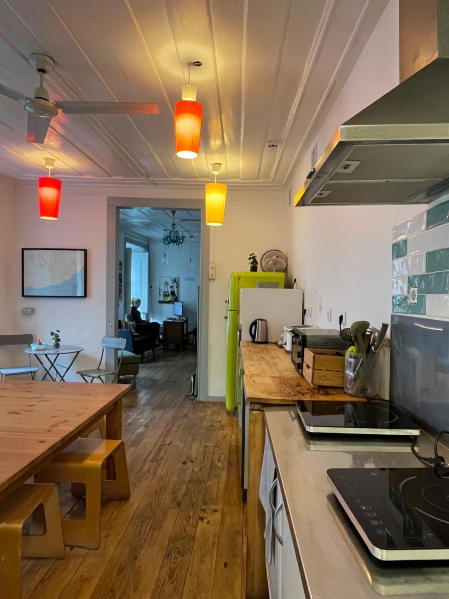 Alface Hall Hostel & Bar Lisbon Luaran gambar