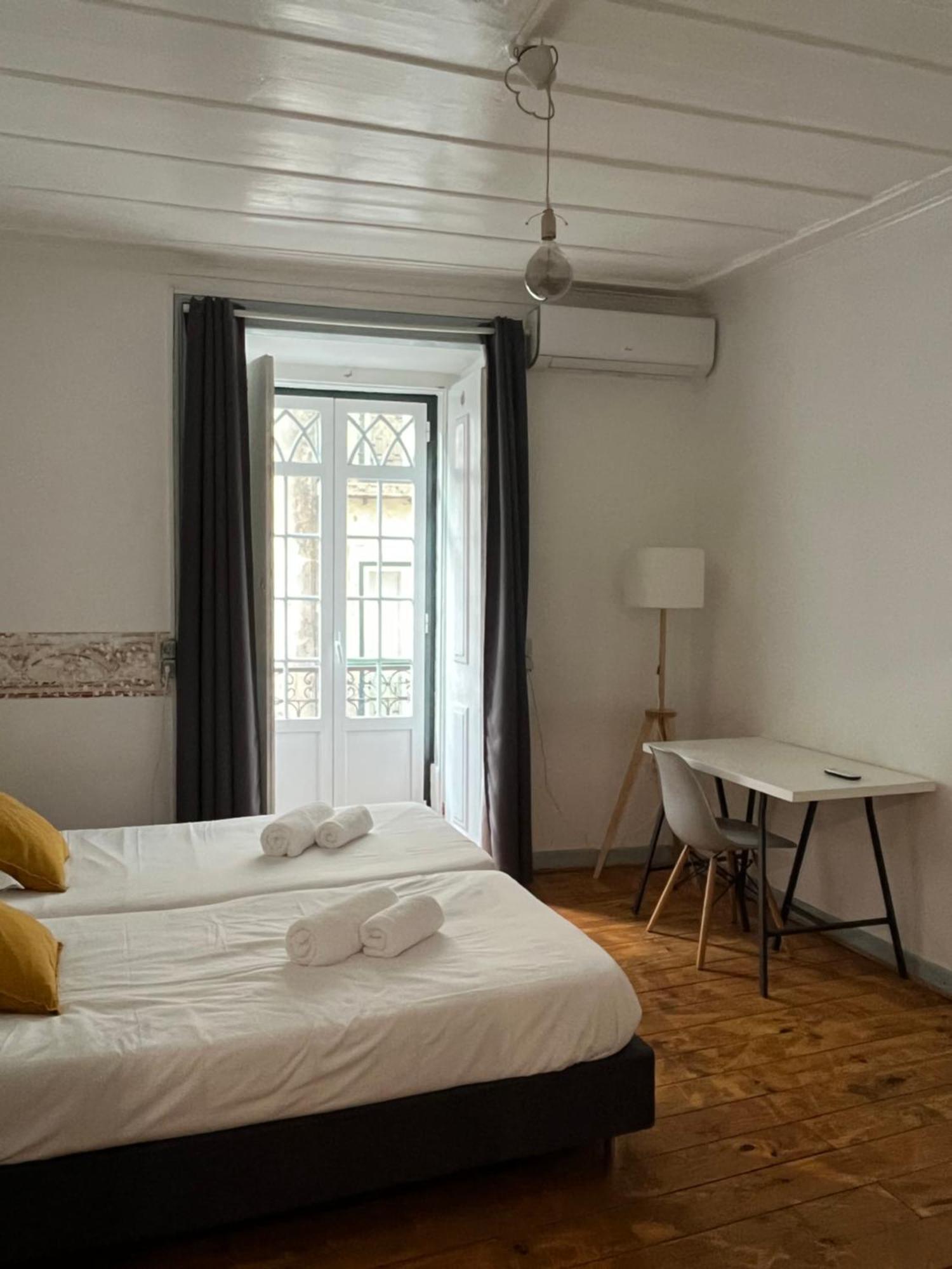 Alface Hall Hostel & Bar Lisbon Luaran gambar