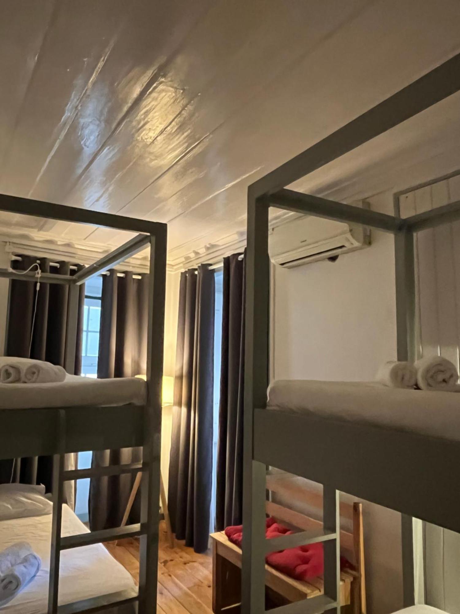 Alface Hall Hostel & Bar Lisbon Luaran gambar