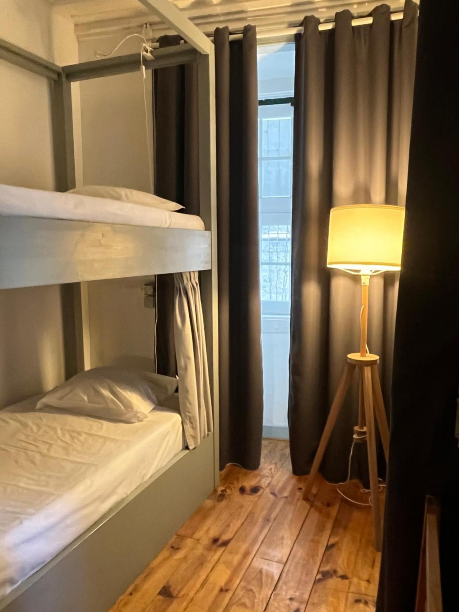 Alface Hall Hostel & Bar Lisbon Luaran gambar