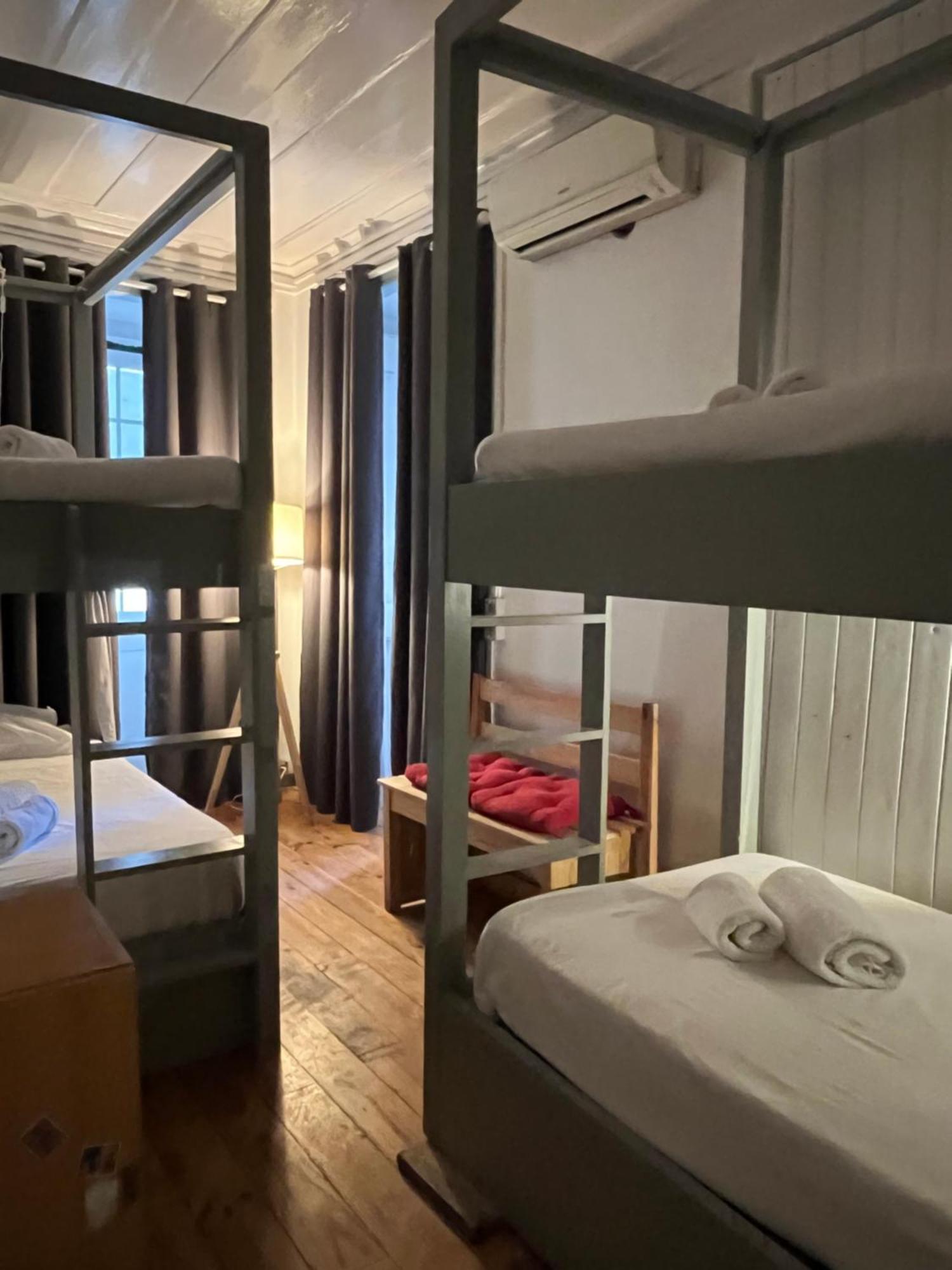 Alface Hall Hostel & Bar Lisbon Luaran gambar