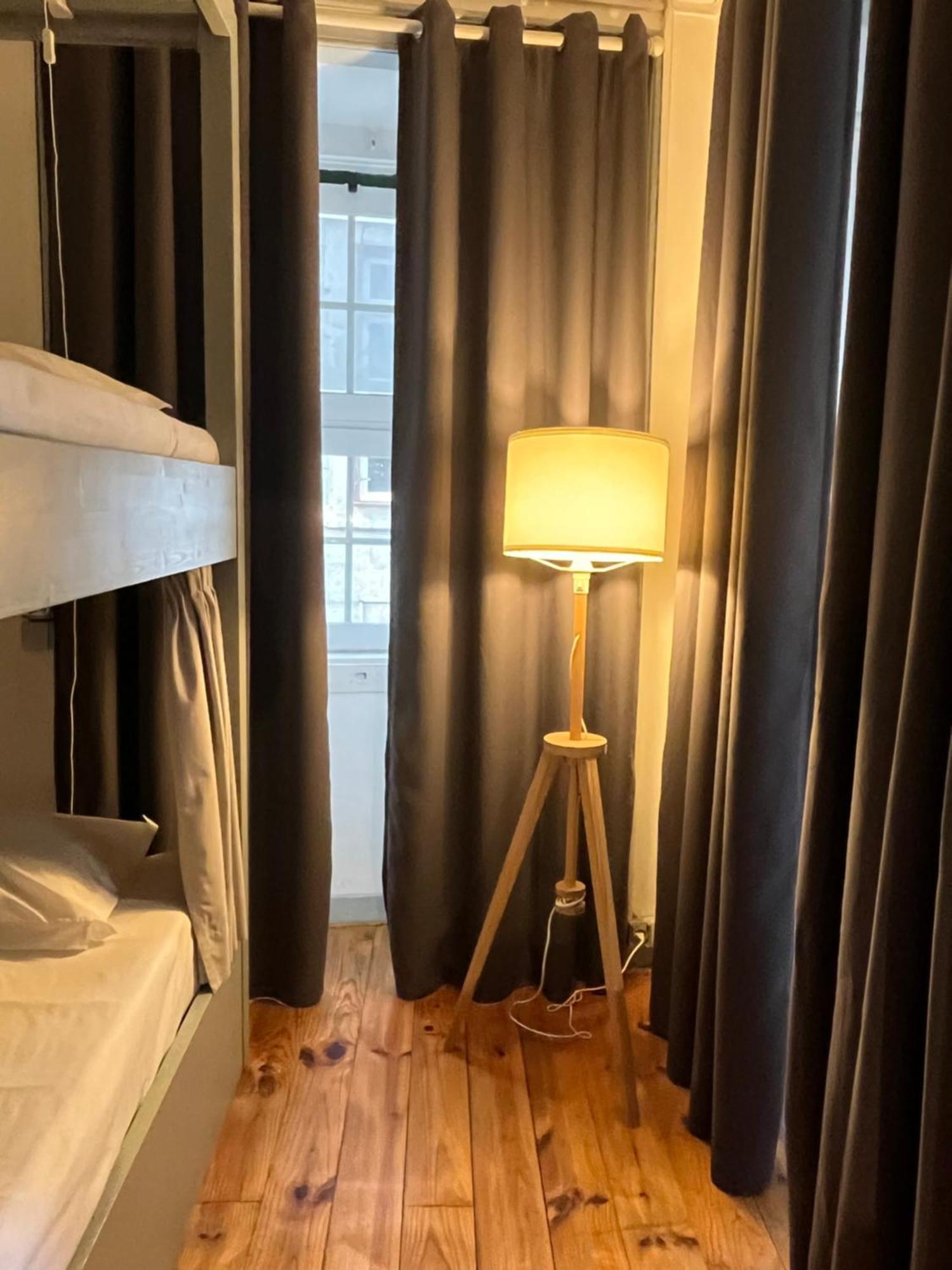 Alface Hall Hostel & Bar Lisbon Luaran gambar