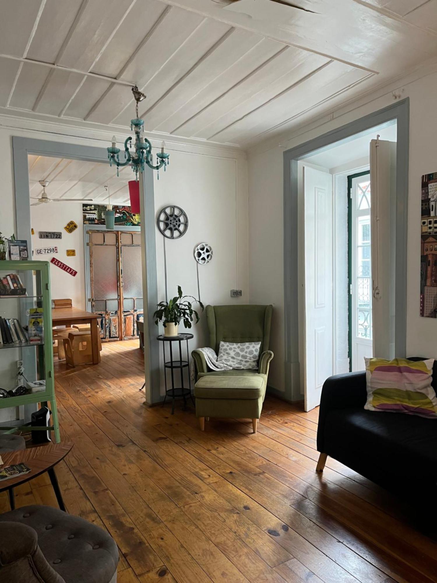 Alface Hall Hostel & Bar Lisbon Luaran gambar