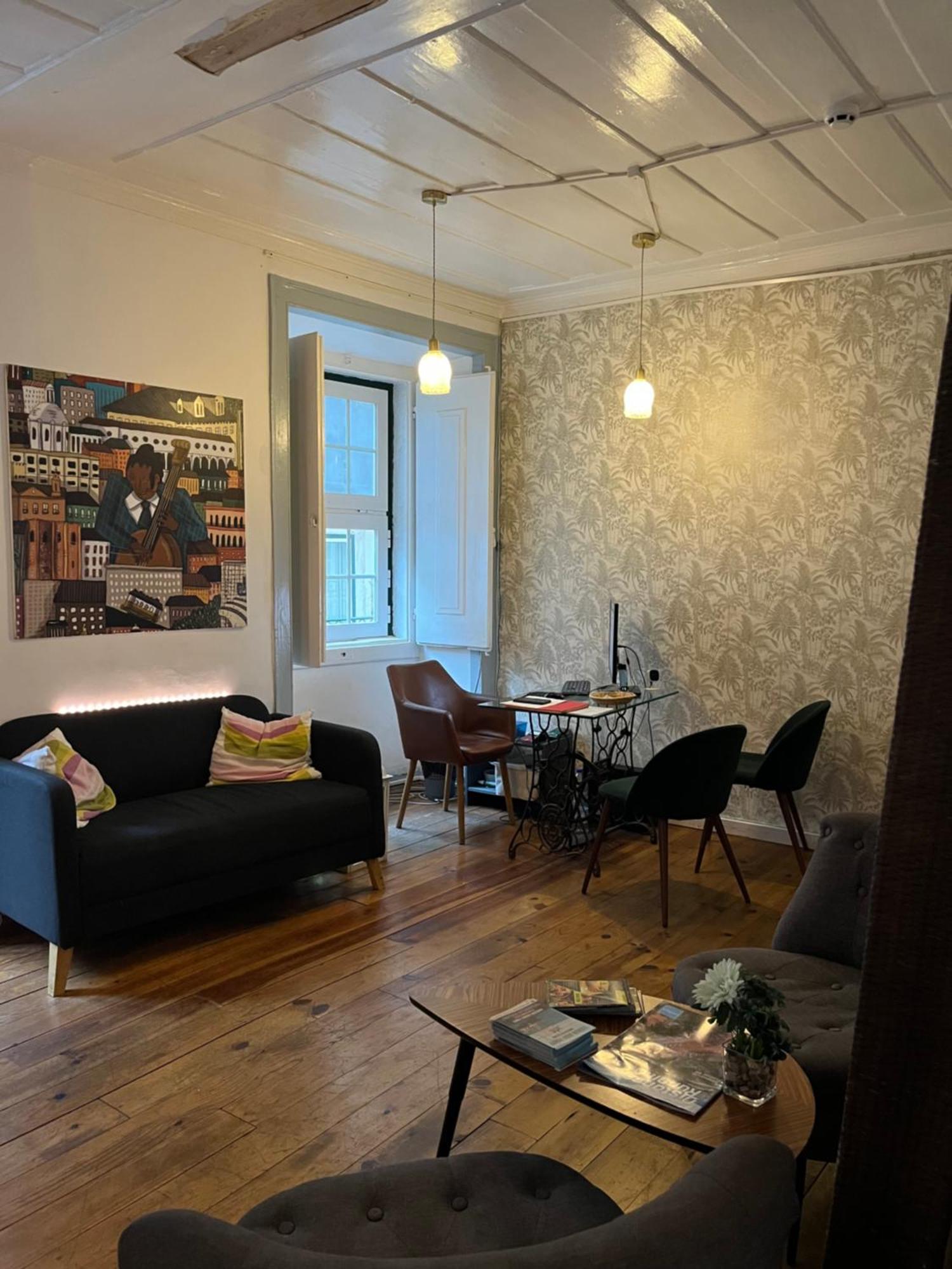 Alface Hall Hostel & Bar Lisbon Luaran gambar