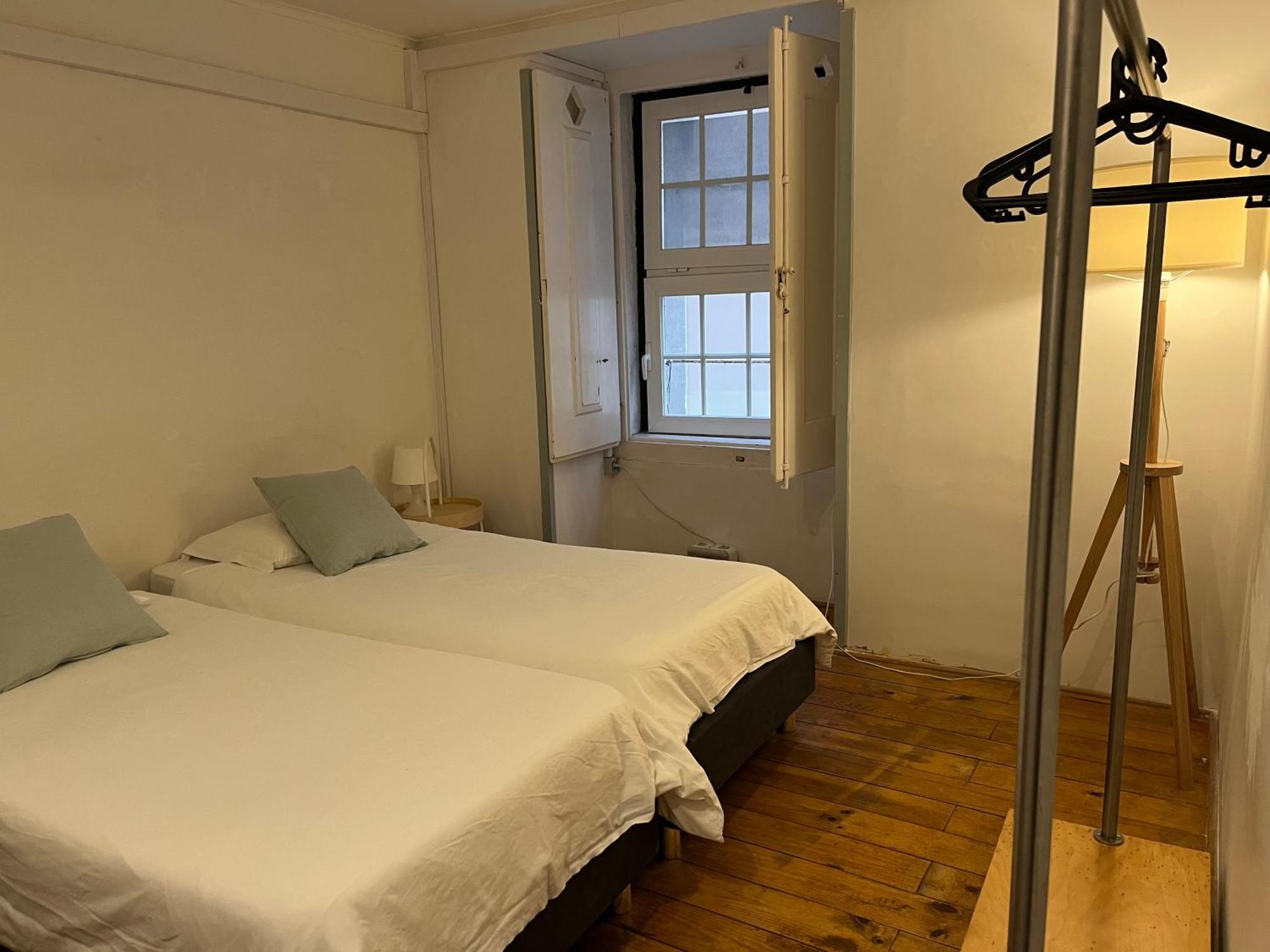 Alface Hall Hostel & Bar Lisbon Luaran gambar